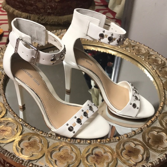 Gorgeous Gianni Bini heels 👠 - Picture 2 of 6
